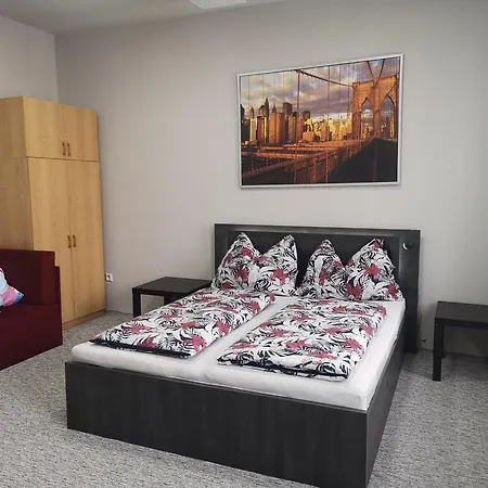 Csobanc Apartman Tapolca Exterior photo