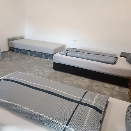 Csobanc Apartman Tapolca Exterior photo